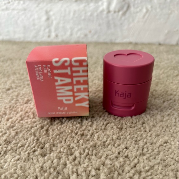 NIB CHEEKY STAMP- Bouncy Liquid Cushion Blush with Heart-Shaped Stamp- Feisty - Picture 4 of 8
